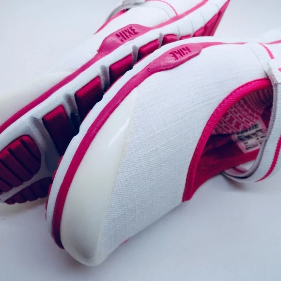 Nike NWT Mary Jane Size 6 White Sneakers Shoes - Picture 9 of 15